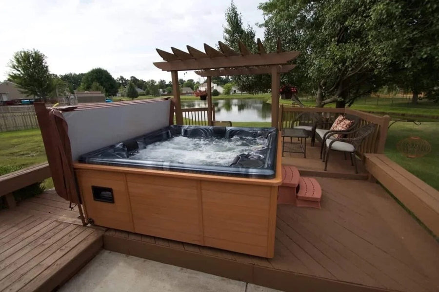 MV Saltwater Hot Tub – Large
