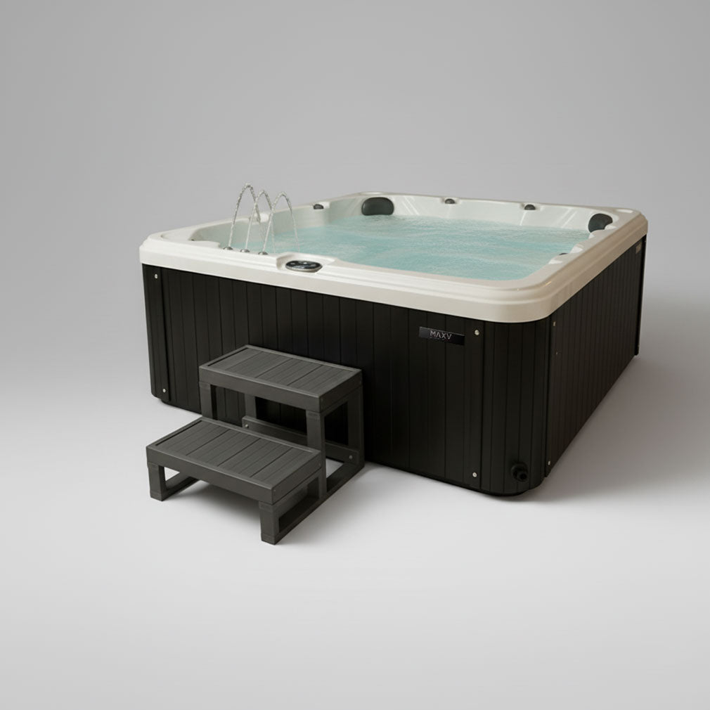 MV Saltwater Hot Tub – Medium